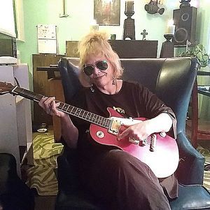 Meet your Posher, Cynthia